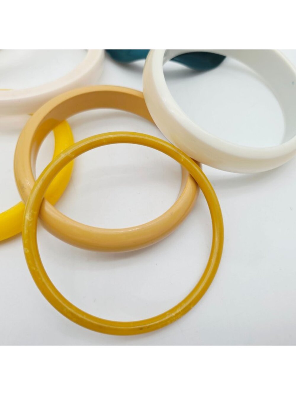 Vintage Acrylic Bangle Bracelets Set Of 8 Multicolor Chunky & Smooth Designs - Picture 5 of 5
